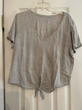 lululemon athletica Light Gray V-Neck Tie-Front Short Sleeve Top